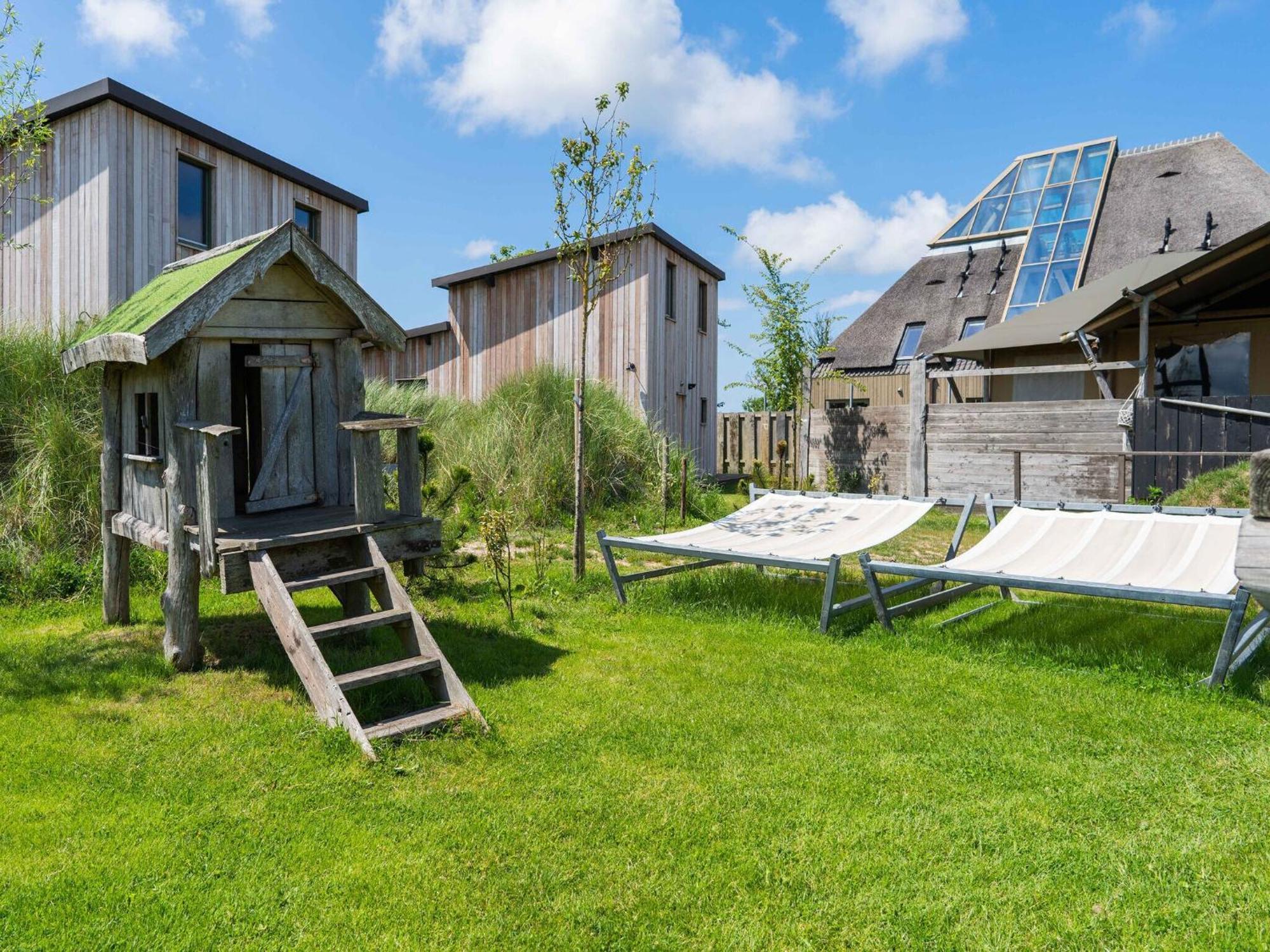 Quaint Bungalow In Callantsoog With Garden Bagian luar foto