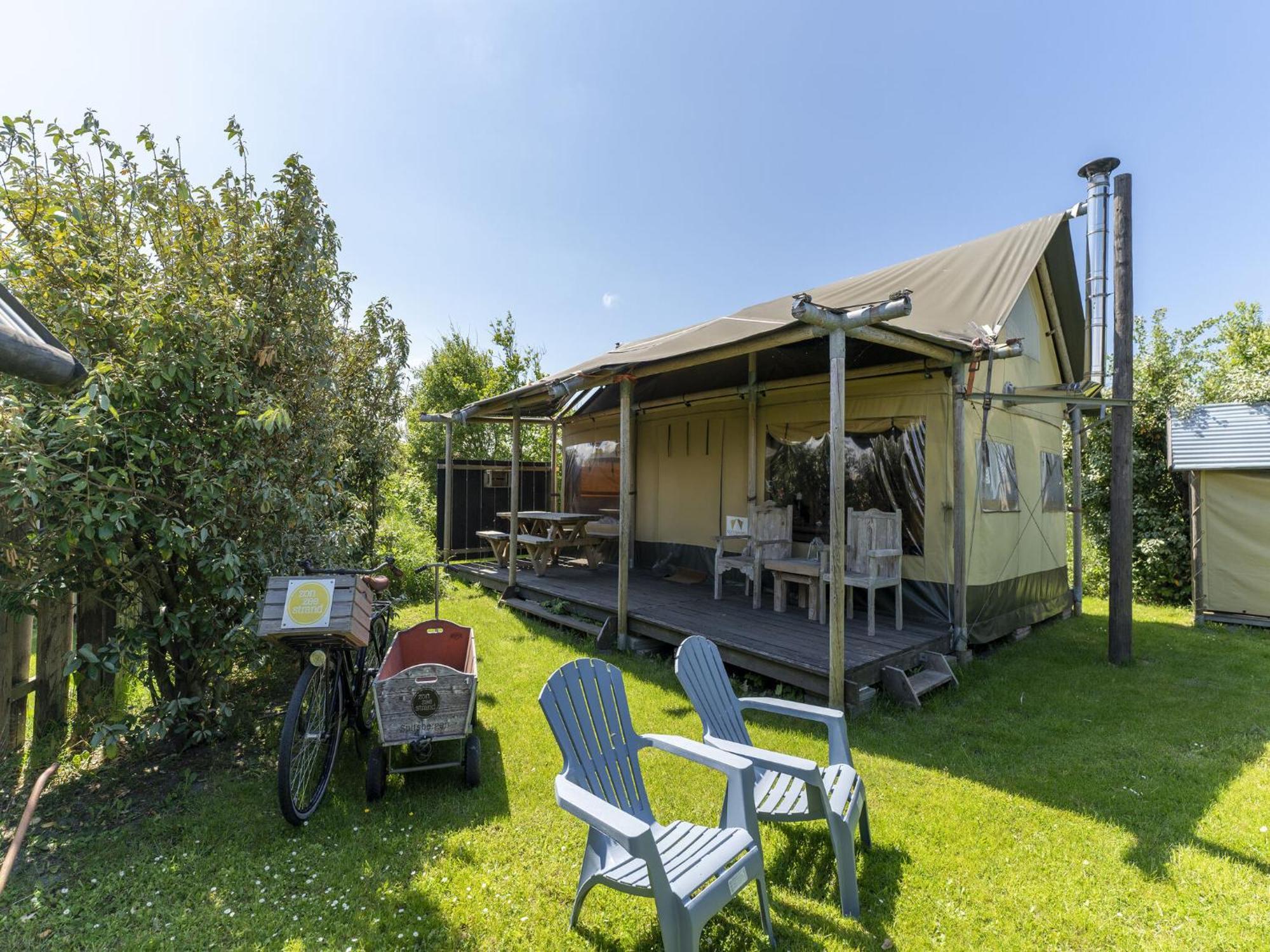 Quaint Bungalow In Callantsoog With Garden Bagian luar foto