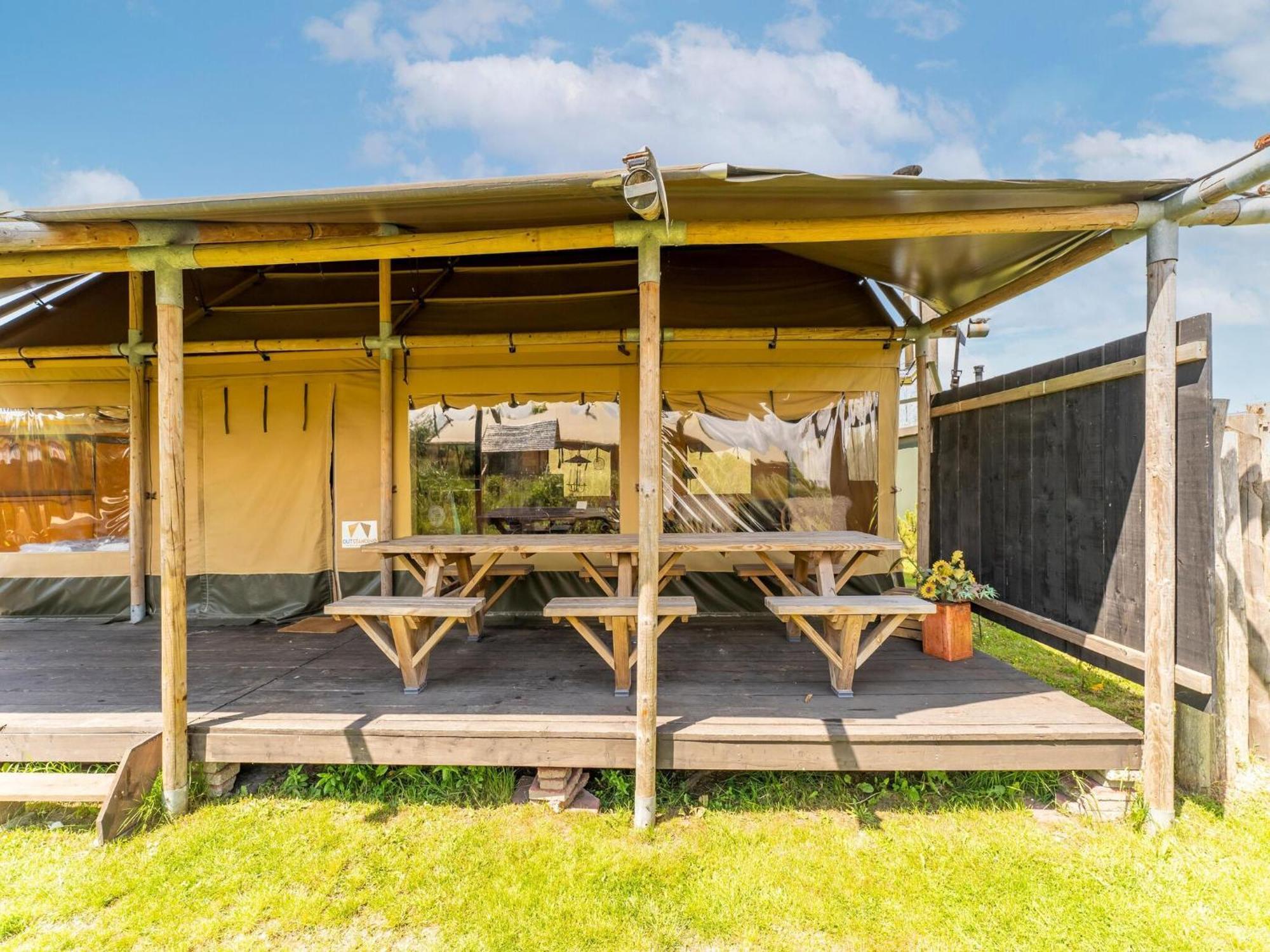 Quaint Bungalow In Callantsoog With Garden Bagian luar foto
